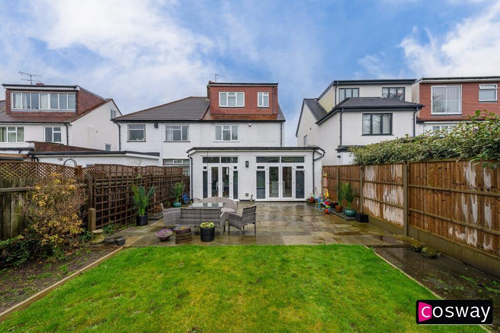 Chatsworth Avenue, London
